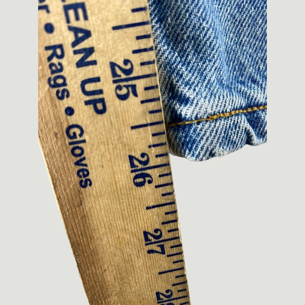 Levis 550 Youth 12 Relaxed Fit Jeans 25x26 Medium Wash Denim - Picture 10 of 10